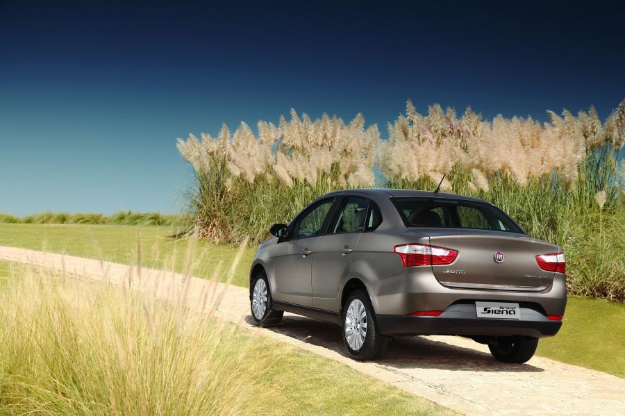  Fiat Grand Siena 2013 года  (фото 13 из 64)
